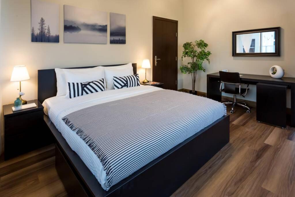 Higuests - Roomy Apt With Infinity Pool Close To Burj Khalifa Dubai Eksteriør bilde