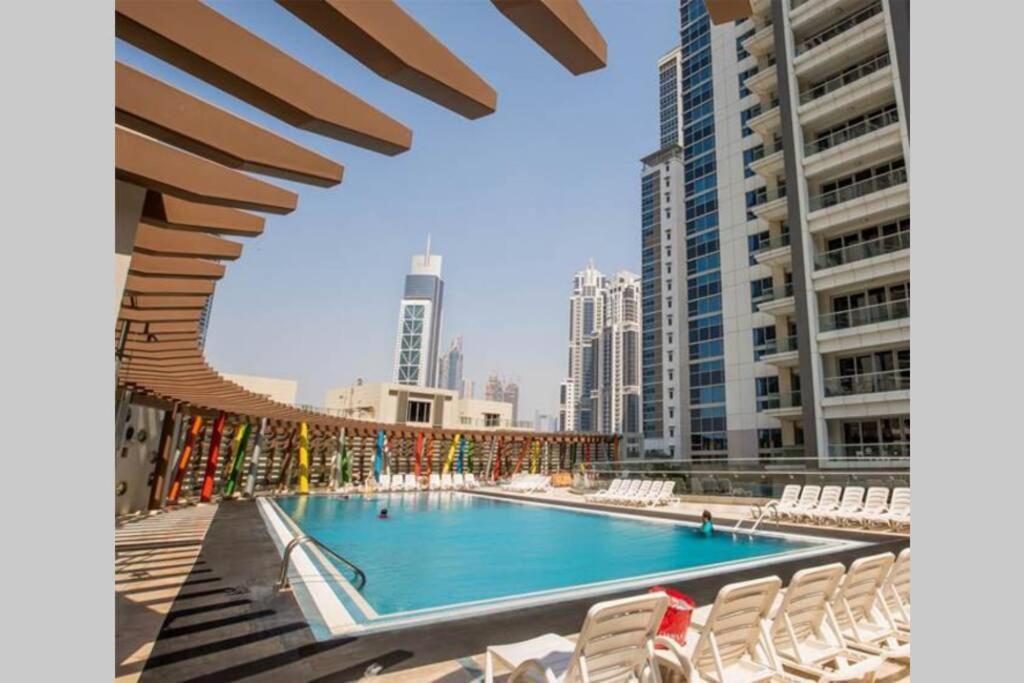 Higuests - Roomy Apt With Infinity Pool Close To Burj Khalifa Dubai Eksteriør bilde
